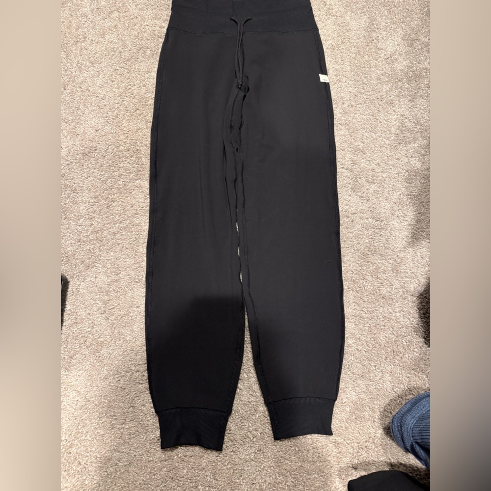 Vuori daily jogger
